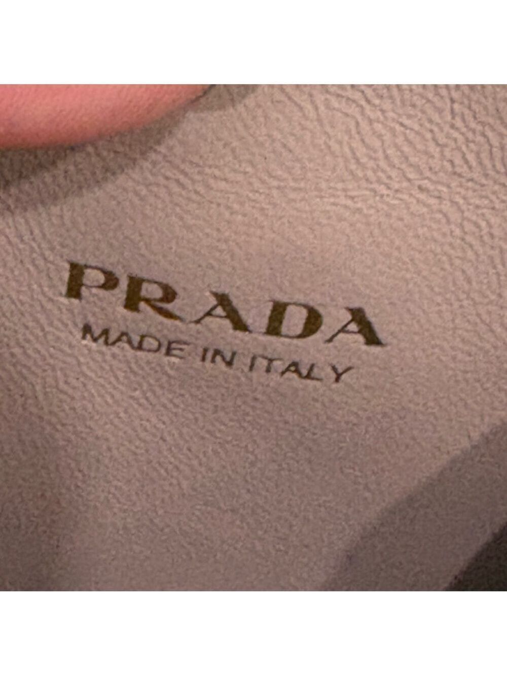 Prada Saffiano Re edition 2005 - Picture 14 of 16